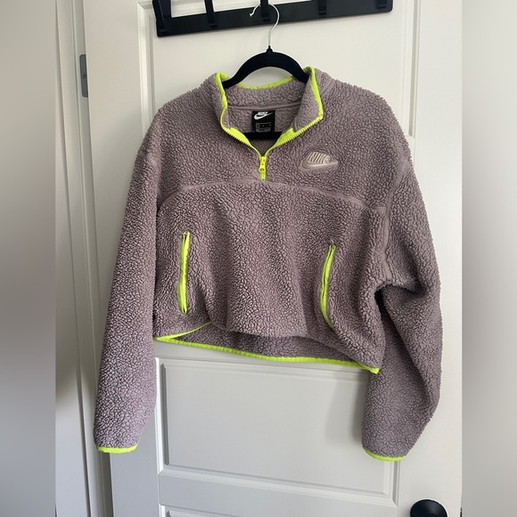 Nike Gray / Lime Green Cropped Sherpa Fleece Pullover - Picture 3 of 4